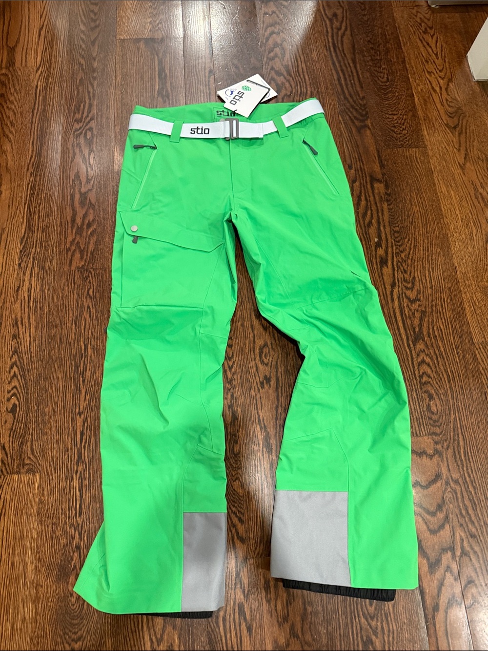 Stio Bright Green Cargo Ski Pants with White Belt
